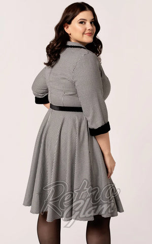 Hell Bunny Teddy Dress in Houndstooth curvy back Hell Bunny Teddy Dress in Houndstooth curvy back