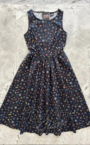 Retrolicious Midi Dress in Celestial Print Retrolicious Midi Dress in Celestial Print