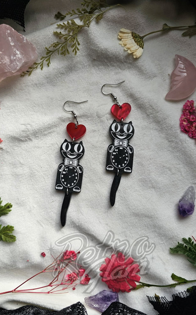 Fallen Pine Heart Cat Clock Earrings
