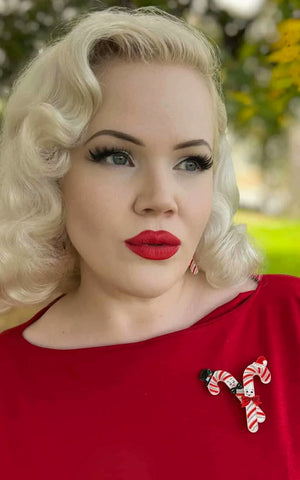 Lipstick & Chrome Candy Cane Couple Brooch model